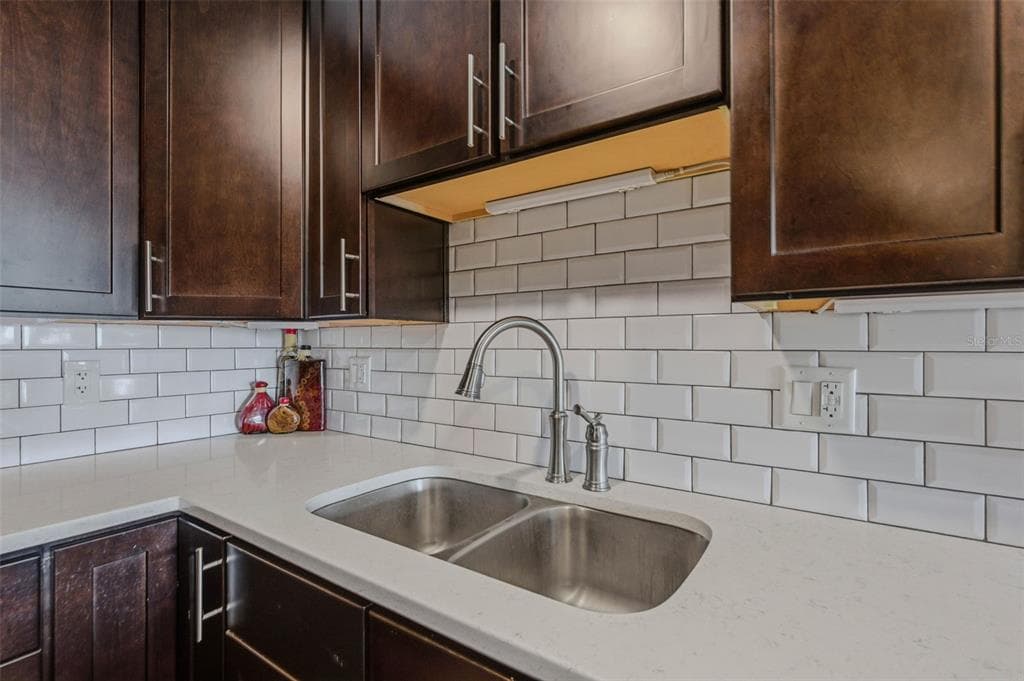 51 ISLAND WAY 311 photo 10