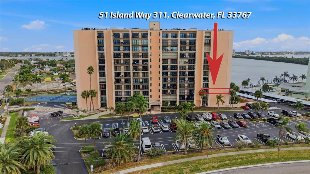 51 ISLAND WAY #311 4