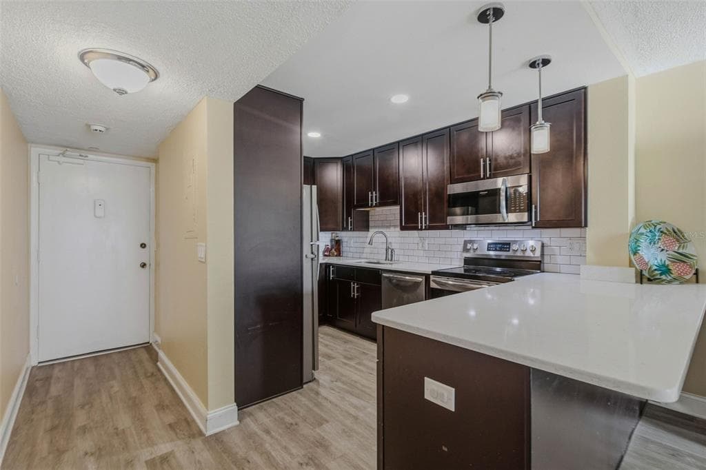 51 ISLAND WAY 311 photo 8