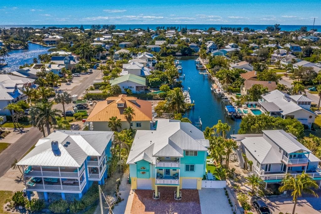 505 S BAY BOULEVARD photo 1