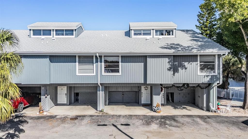 200 MERES BOULEVARD #16 1