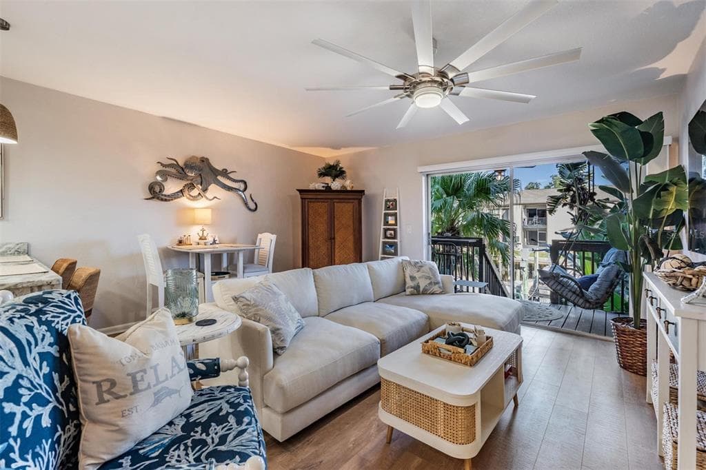 200 MERES BOULEVARD 16 photo 15