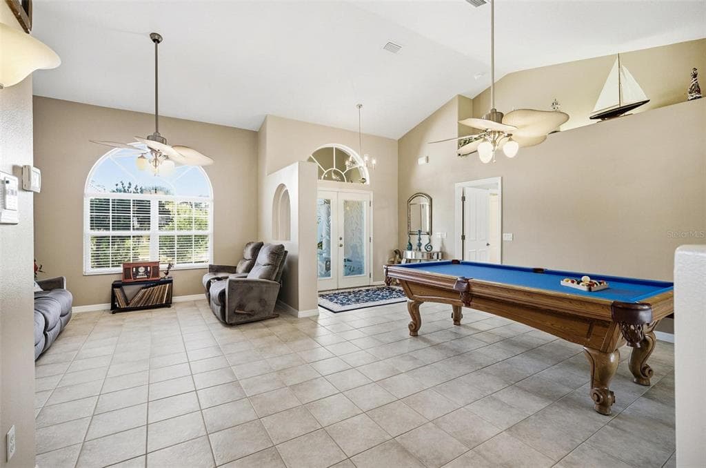 2 CHER COURT photo 9