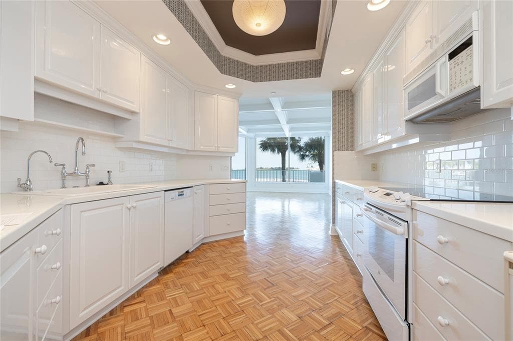 2 SEASIDE LANE 103 photo 16