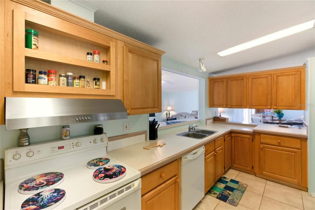 4190 PELICAN POINTE DRIVE photo 21