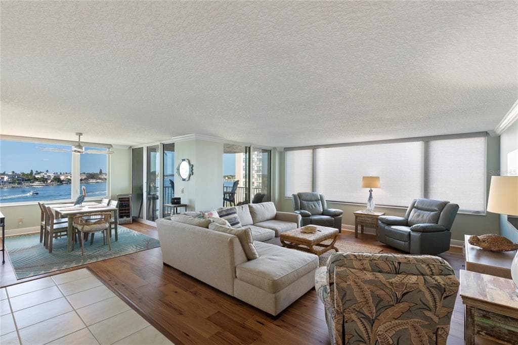 736 ISLAND WAY 406 photo 6