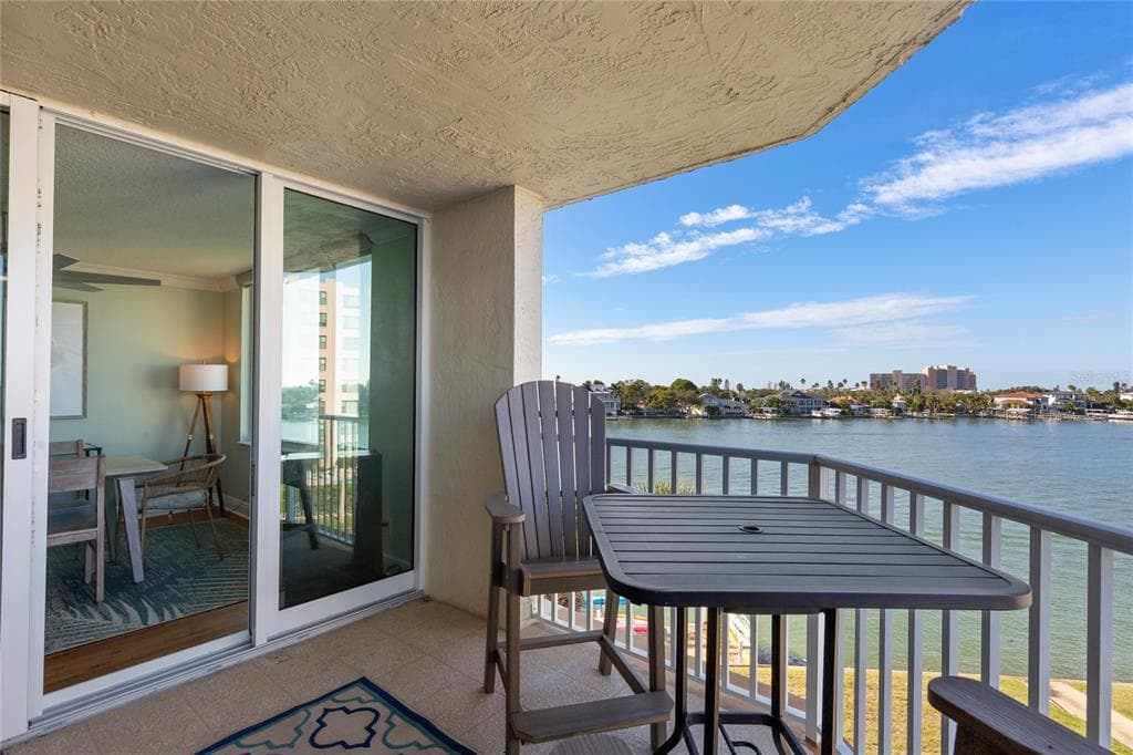 736 ISLAND WAY 406 photo 13