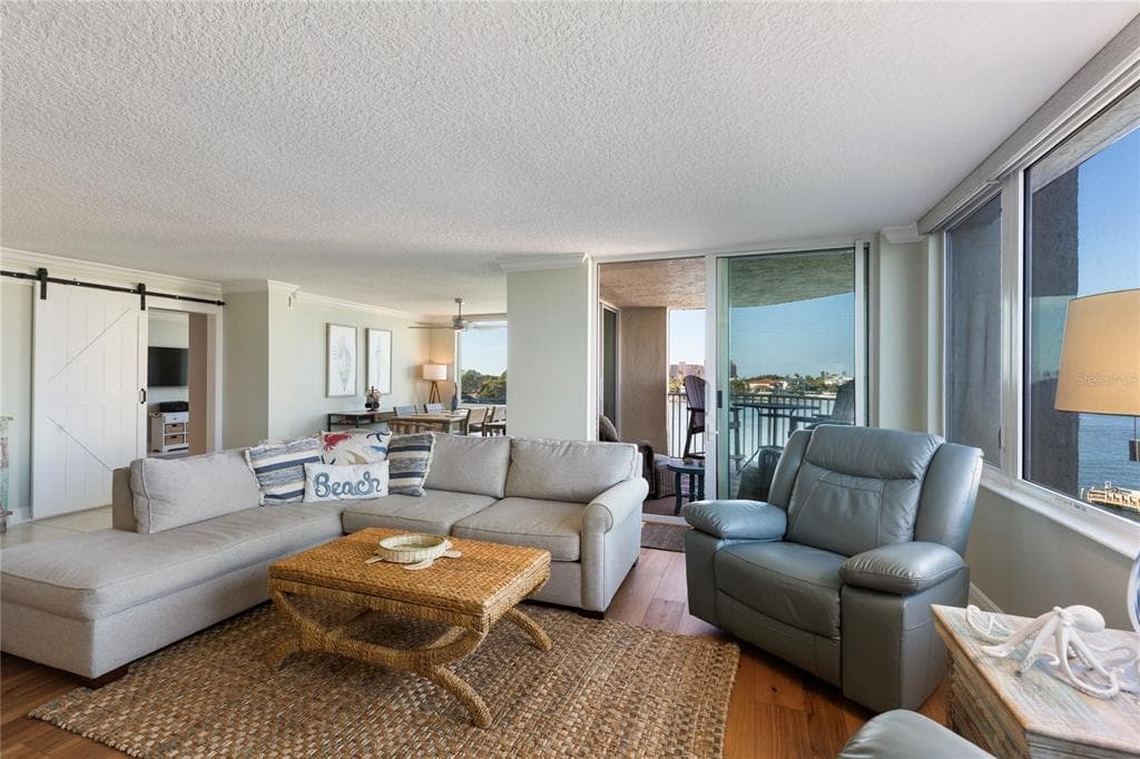 736 ISLAND WAY 406 photo 10