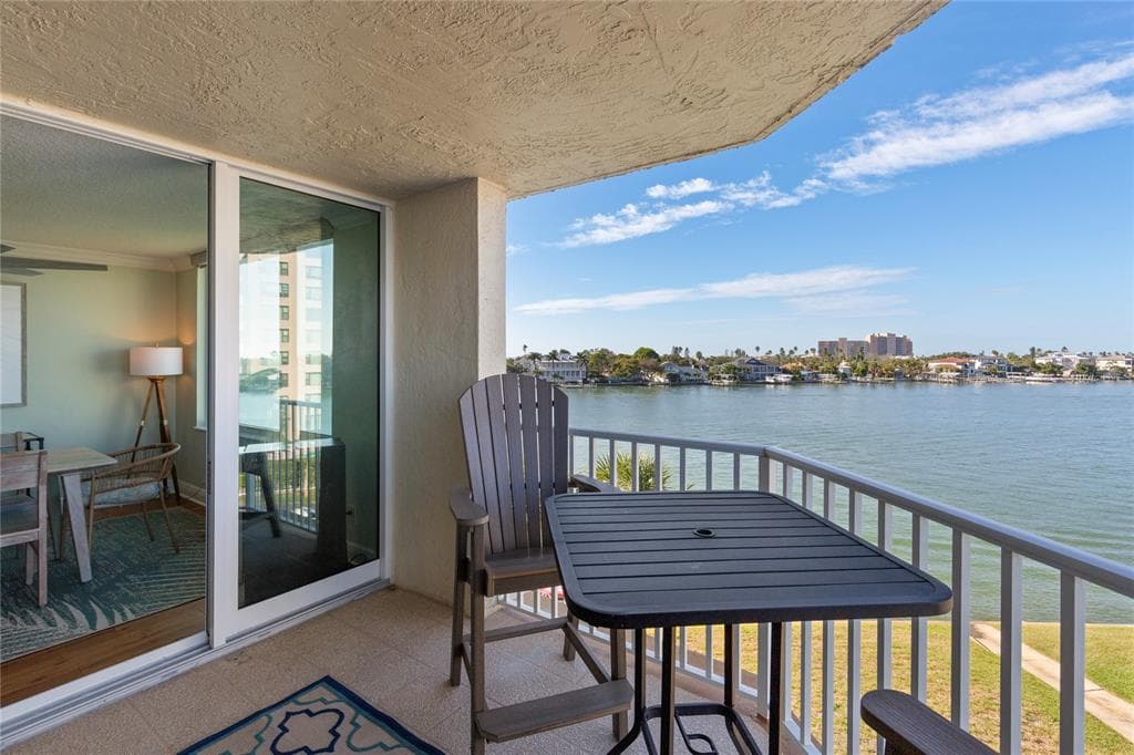 736 ISLAND WAY 406 photo 14