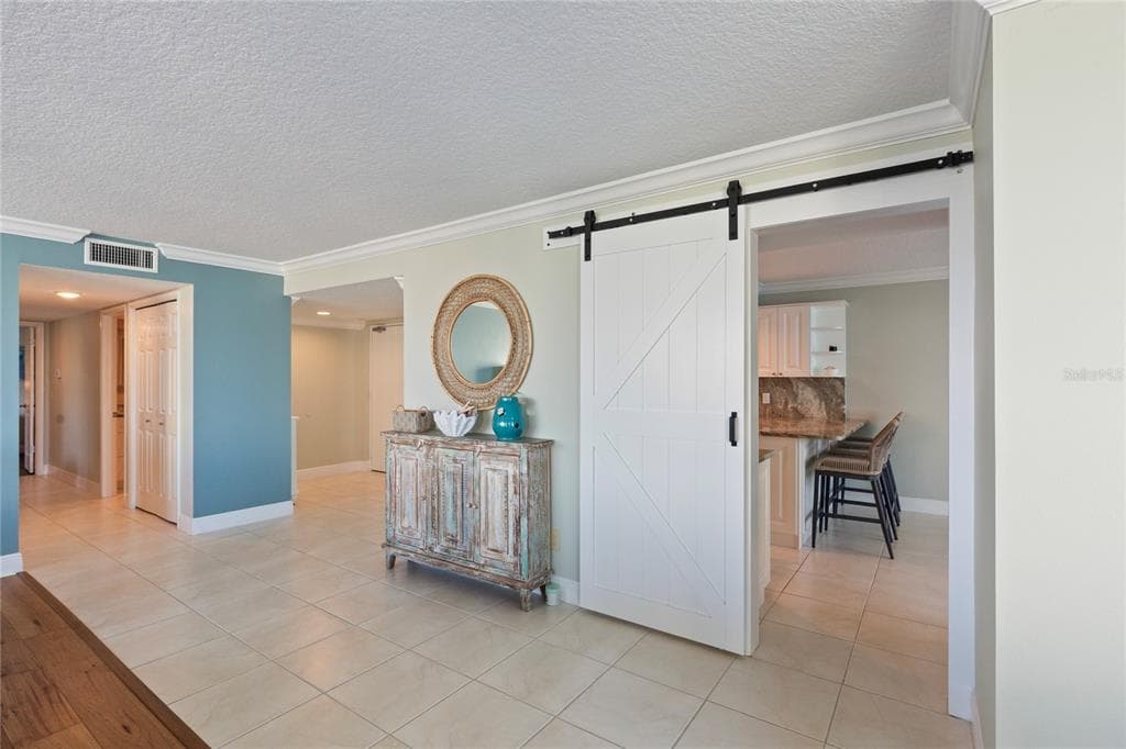 736 ISLAND WAY 406 photo 19