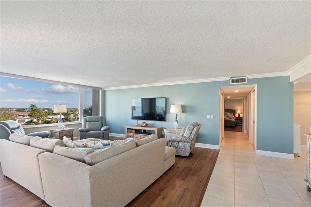 736 ISLAND WAY 406 photo 8