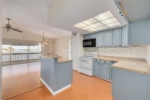 14217 HENDRY COURT photo 16