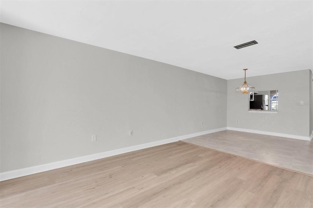 4343 SUMMERSUN DRIVE 4343 photo 13