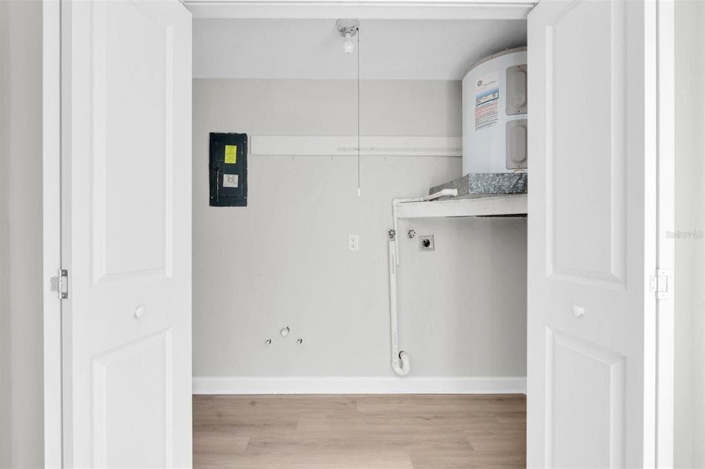 4343 SUMMERSUN DRIVE 4343 photo 19