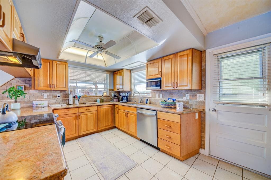 3358 MINNOW CREEK DRIVE photo 11