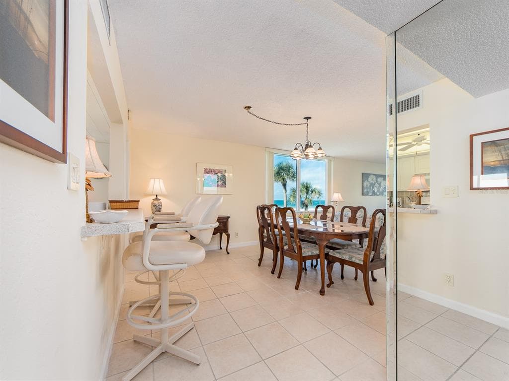 1430 GULF BOULEVARD 110 photo 6
