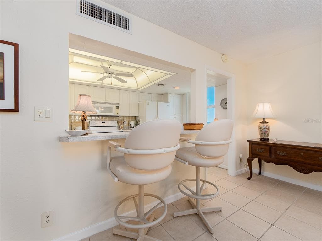 1430 GULF BOULEVARD 110 photo 7