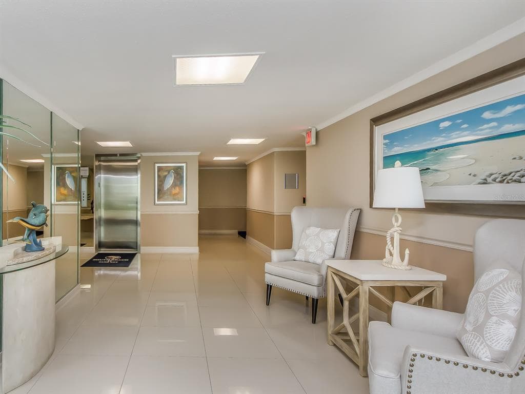 1430 GULF BOULEVARD 110 photo 4