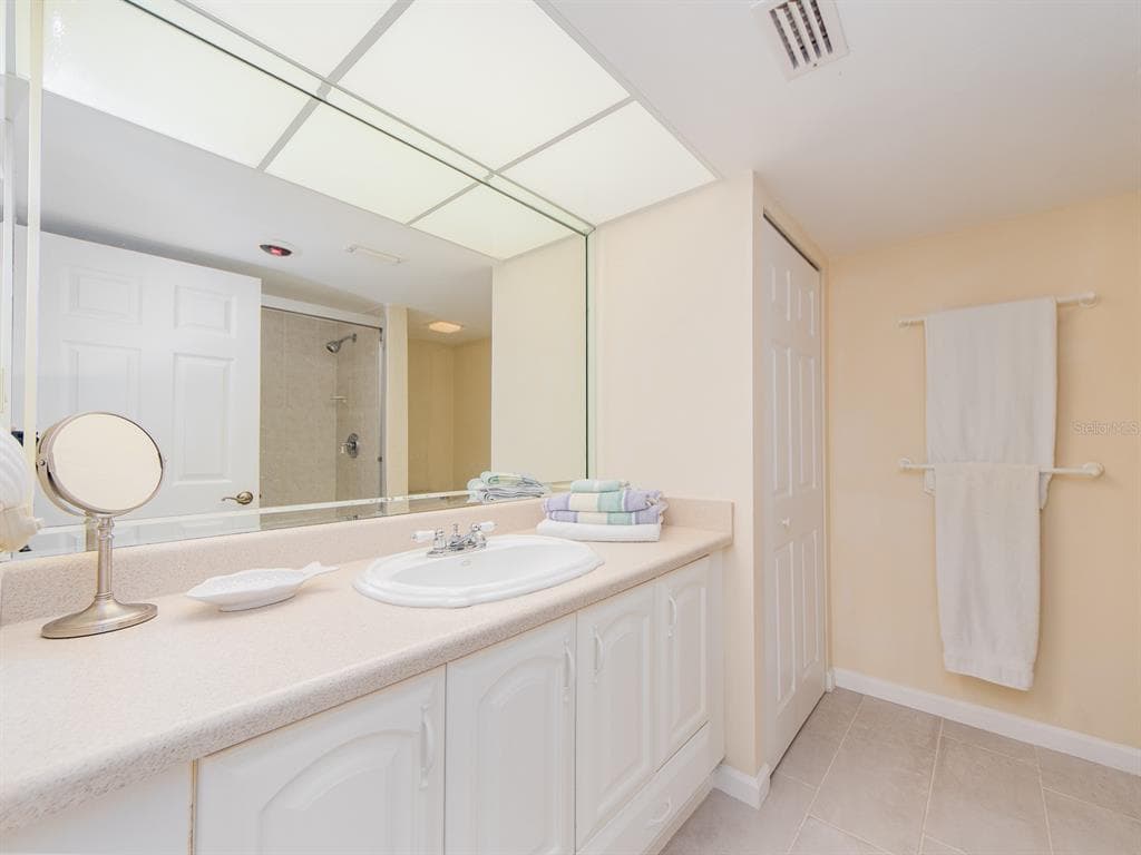 1430 GULF BOULEVARD 110 photo 25
