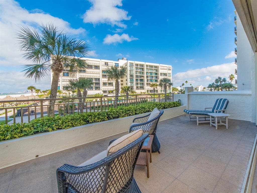 1430 GULF BOULEVARD 110 photo 21