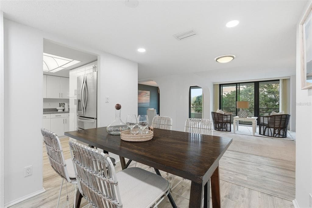 6415 MIDNIGHT PASS ROAD 211 photo 16