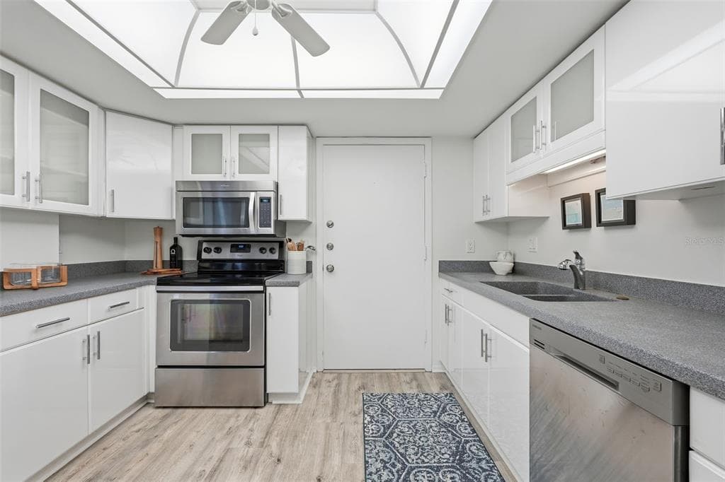 6415 MIDNIGHT PASS ROAD 211 photo 19