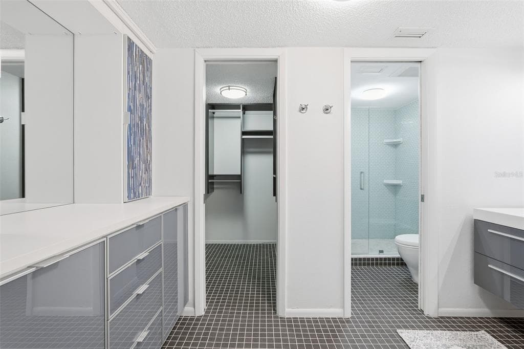 6415 MIDNIGHT PASS ROAD 211 photo 25