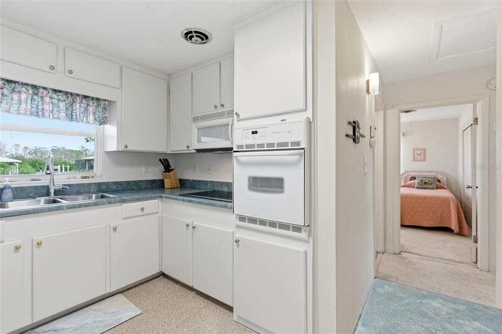 2050 OYSTER CREEK DRIVE photo 17