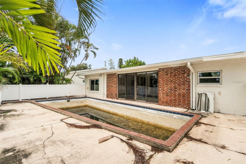 9570 SUN ISLE DRIVE NE photo 3