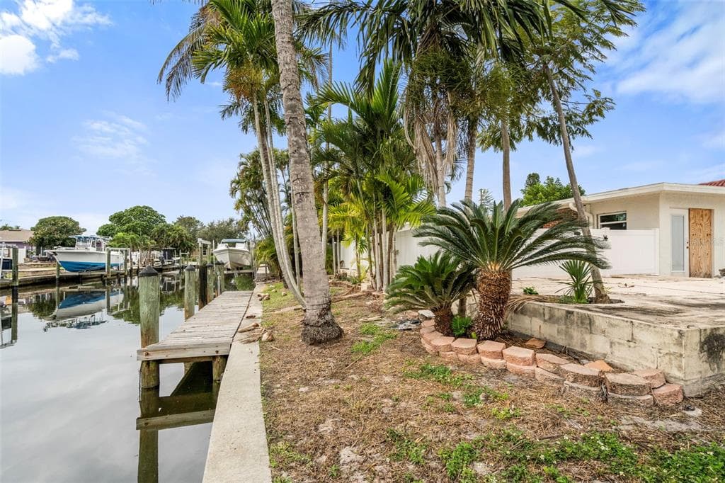 9570 SUN ISLE DRIVE NE photo 1