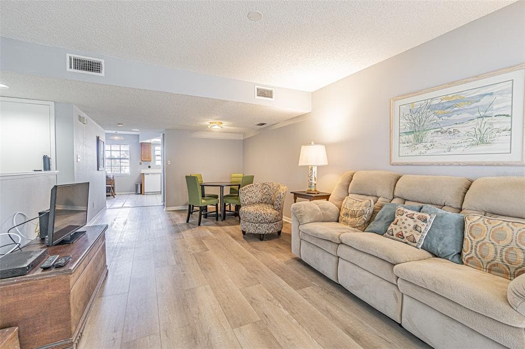 17960 GULF BOULEVARD 208 photo 4