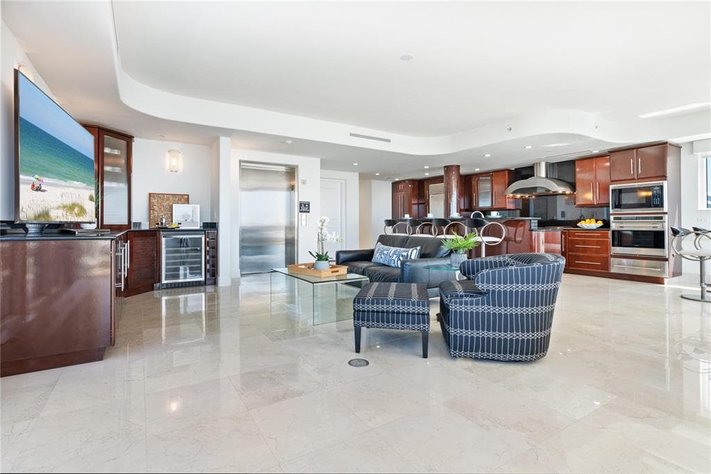 534 BEACH ROAD photo 6