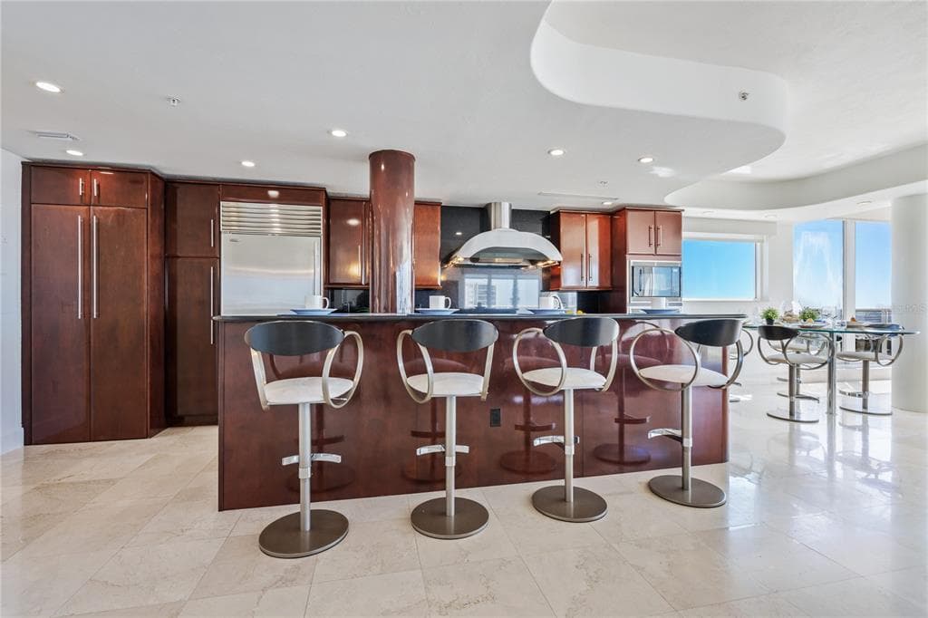 534 BEACH ROAD photo 13