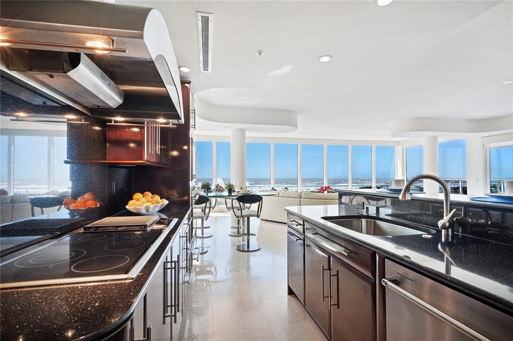 534 BEACH ROAD photo 17