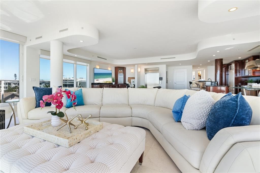 534 BEACH ROAD photo 12
