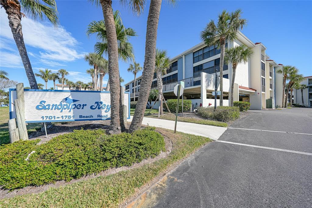 1701 BEACH ROAD 202 photo 3