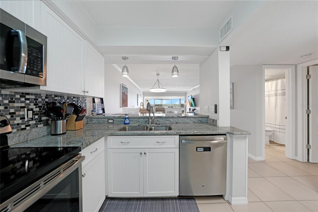 1701 BEACH ROAD 202 photo 5