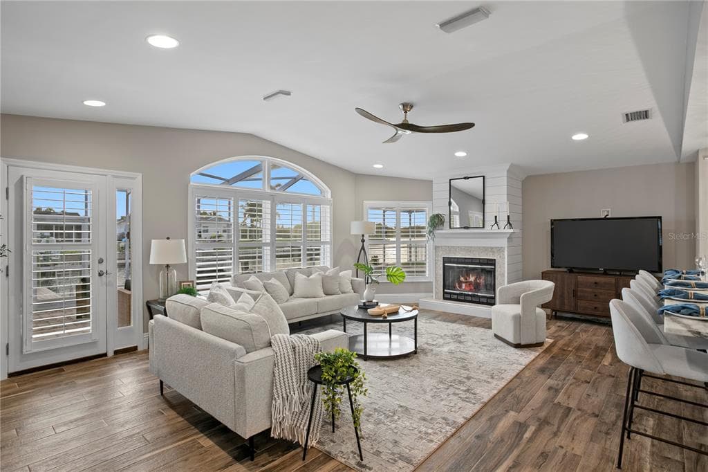 1320 52ND AVENUE NE photo 11