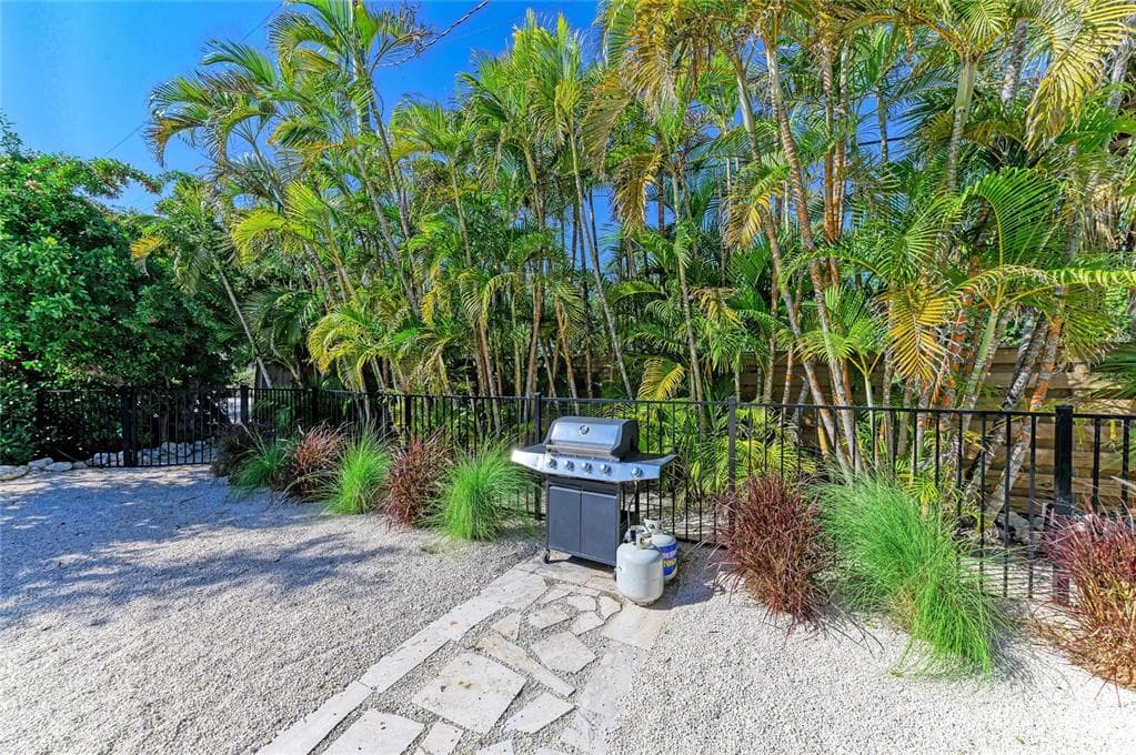 115 LOS CEDROS DRIVE photo 13