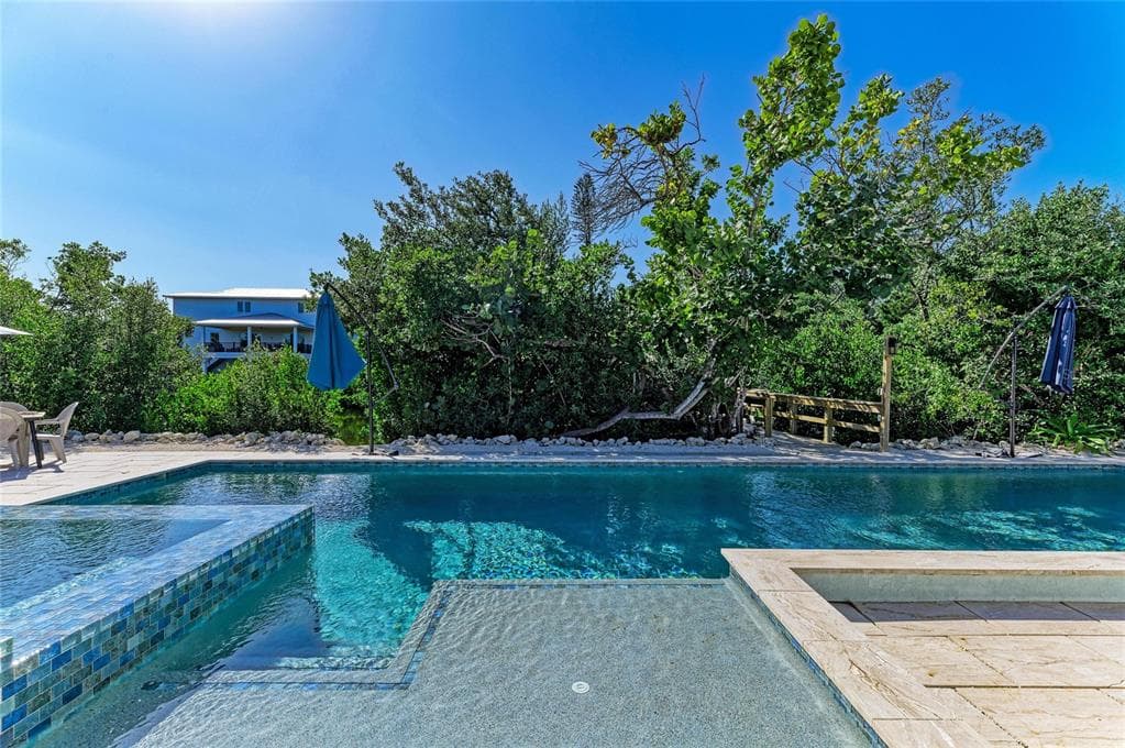 115 LOS CEDROS DRIVE photo 4
