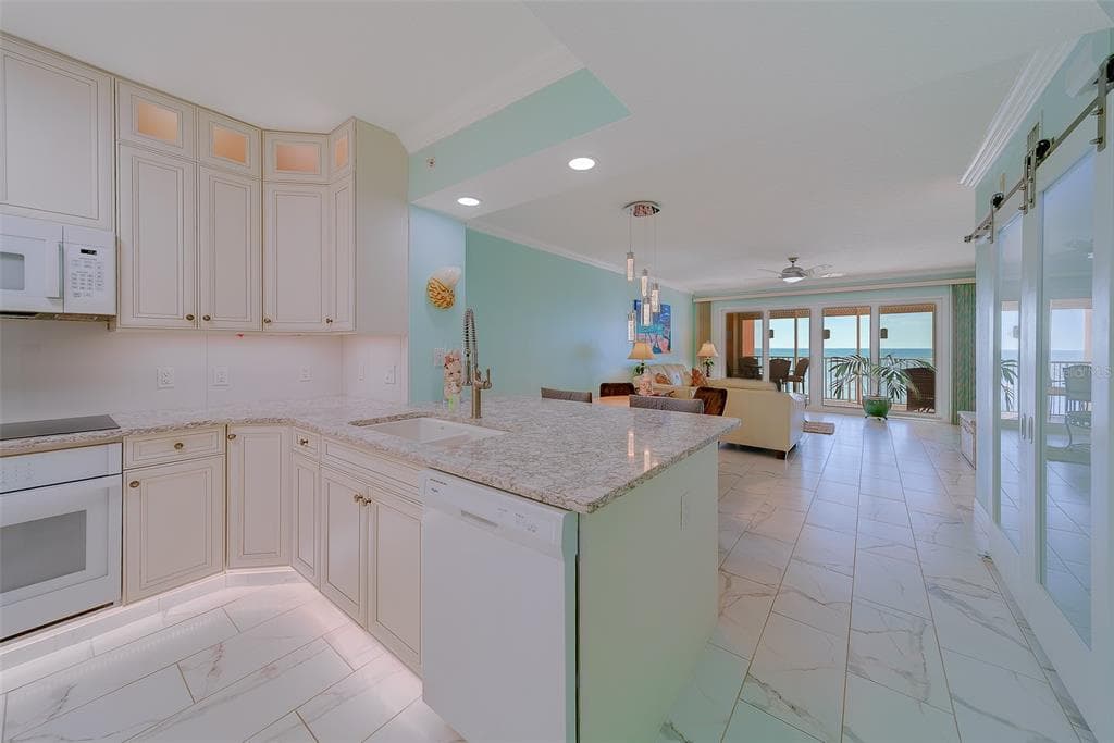 16450 GULF BOULEVARD 565 photo 9
