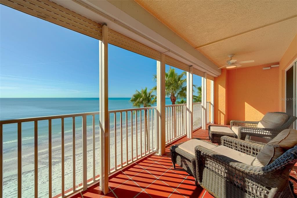 16450 GULF BOULEVARD 565 photo 4
