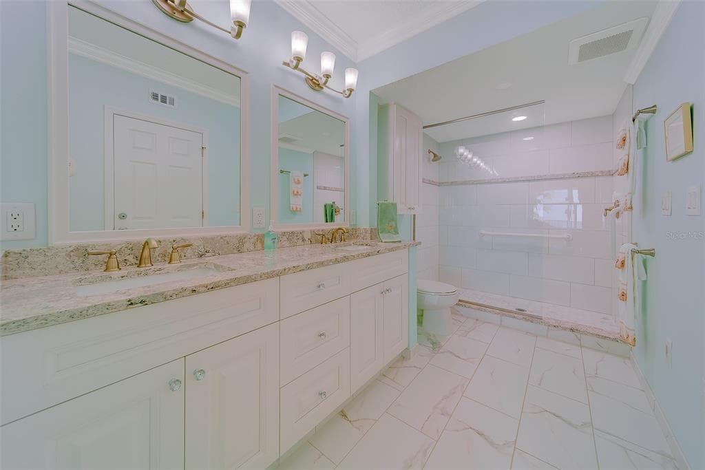 16450 GULF BOULEVARD 565 photo 16