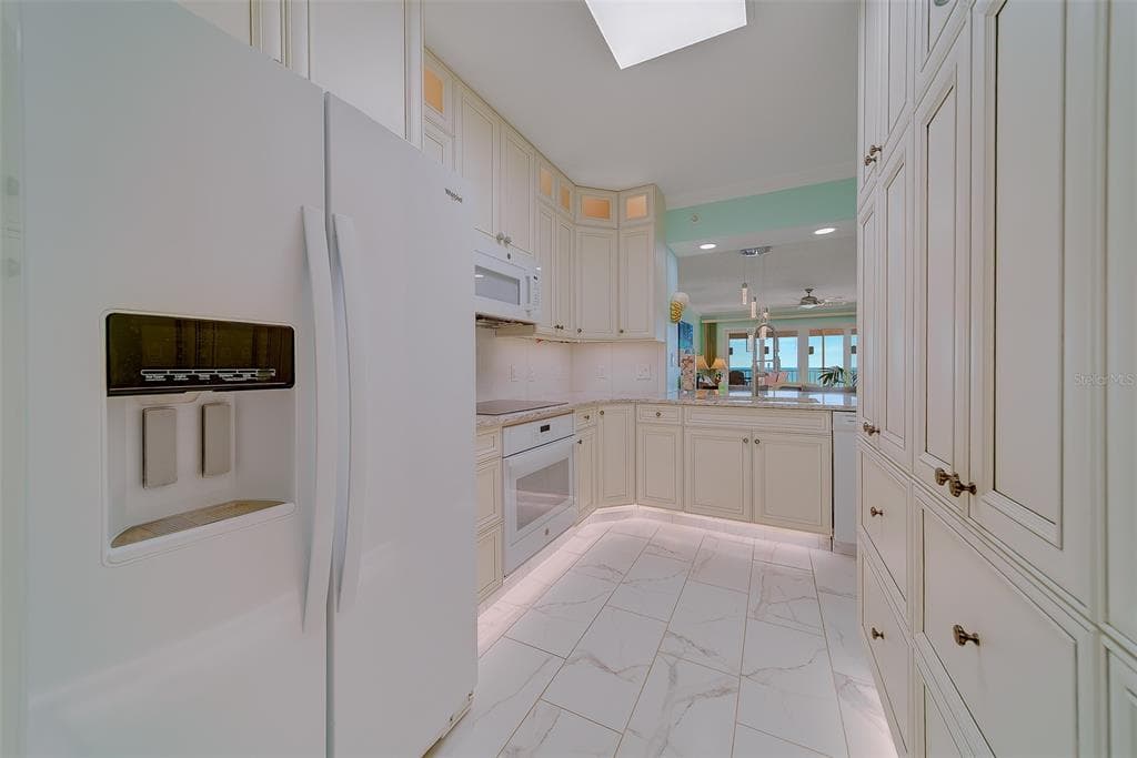 16450 GULF BOULEVARD 565 photo 11