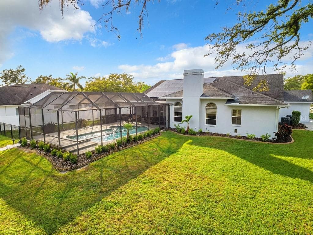 8805 CROSSWOOD COURT photo 4