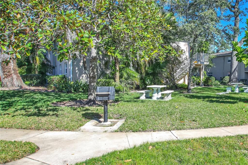 2500 LEE RD. 222 photo 16