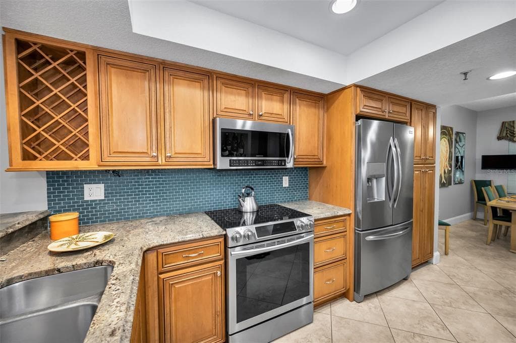 1582 GULF BOULEVARD 1106 photo 24