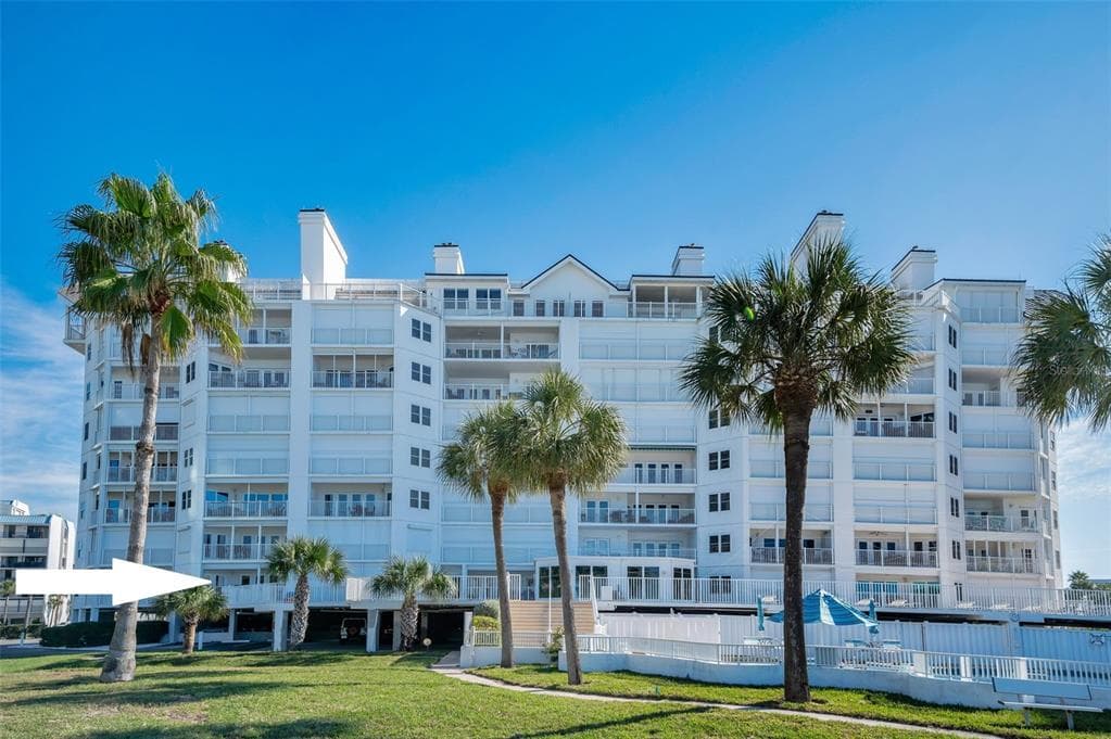1582 GULF BOULEVARD 1106 photo 16