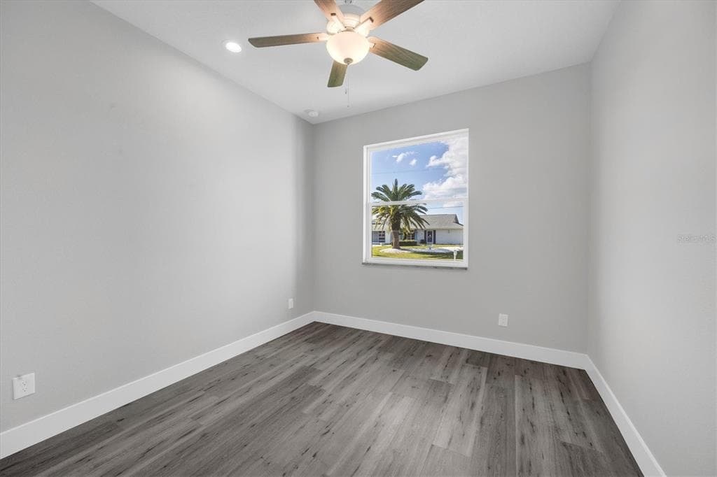 9 BUNKER PLACE photo 24