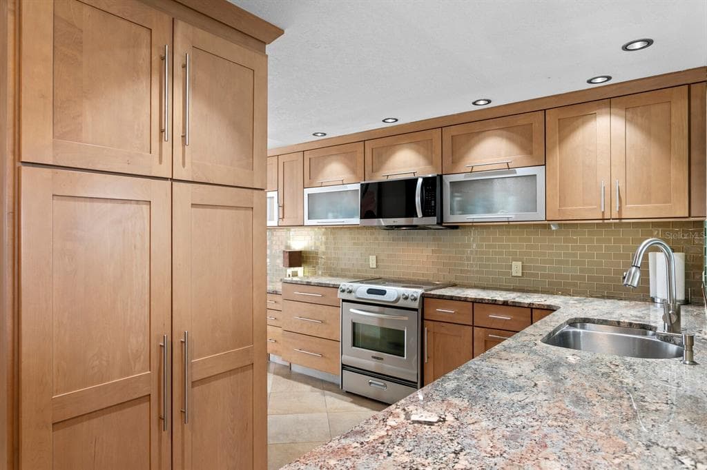 17900 GULF BOULEVARD 6A photo 9